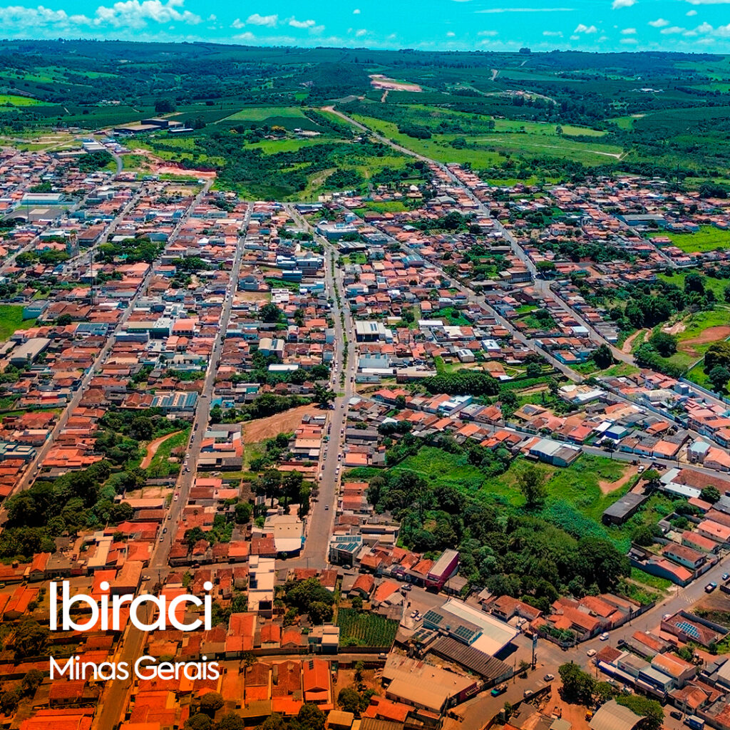 Imagem de drone da cidade de Ibiraci - MG